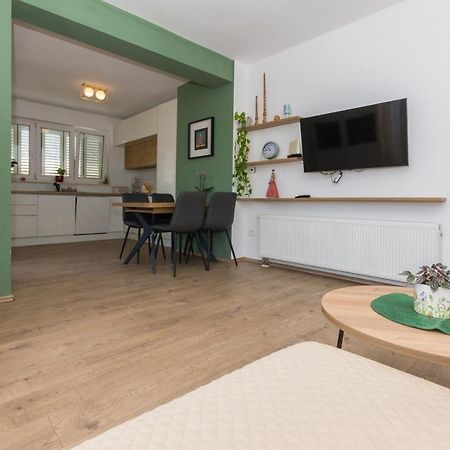 Adria Krk Apartment คิร์ก ภายนอก รูปภาพ