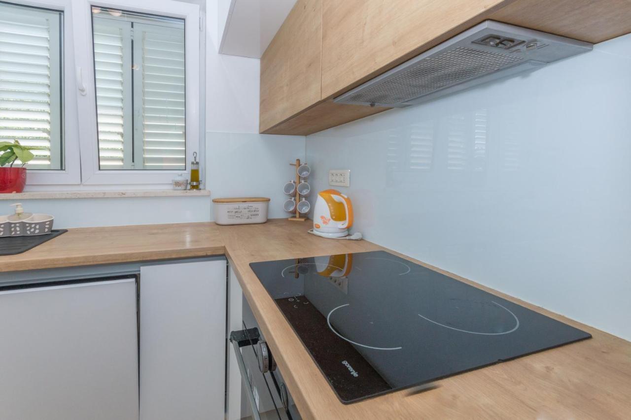 Adria Krk Apartment คิร์ก ภายนอก รูปภาพ
