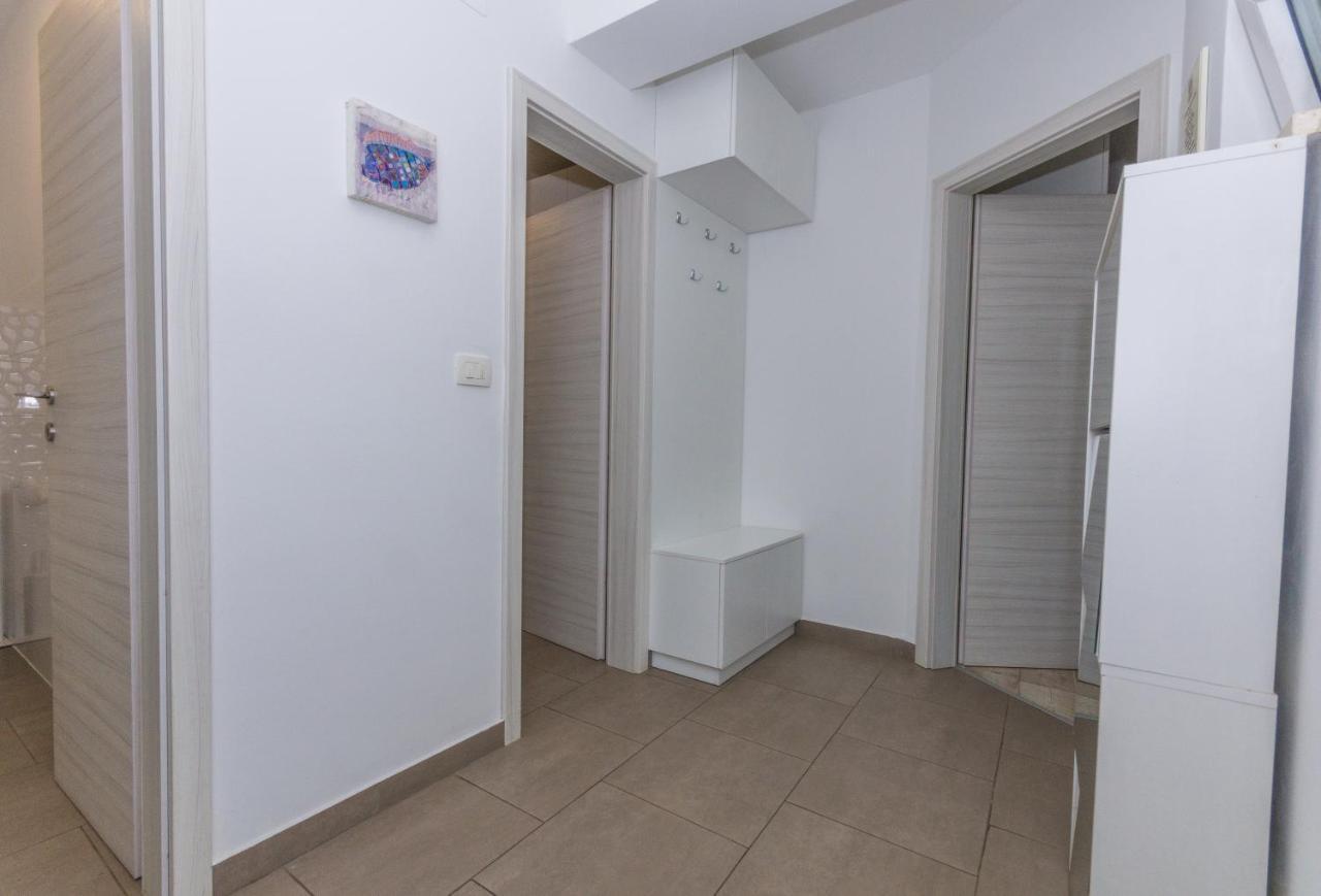 Adria Krk Apartment คิร์ก ภายนอก รูปภาพ