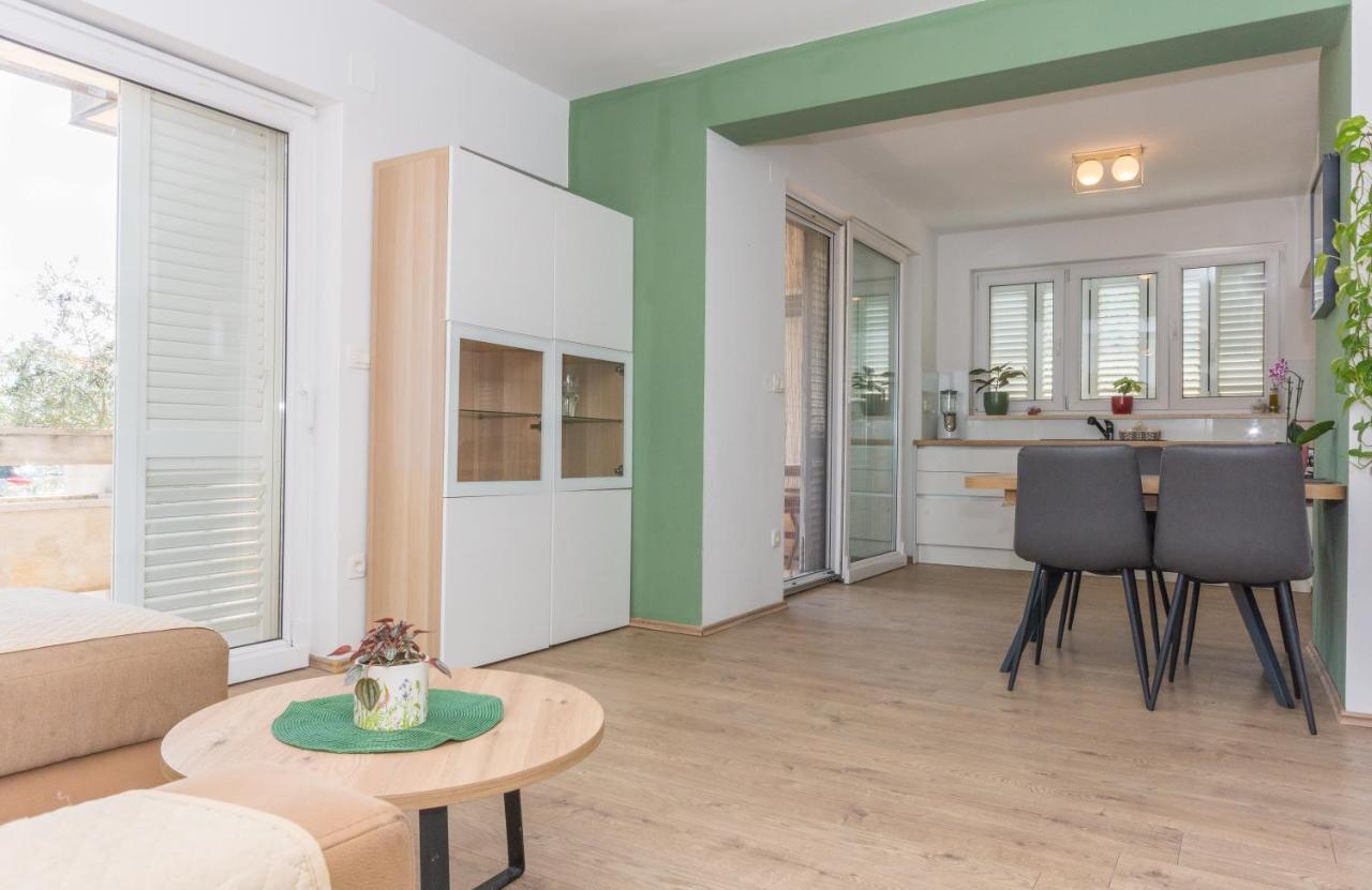 Adria Krk Apartment คิร์ก ภายนอก รูปภาพ