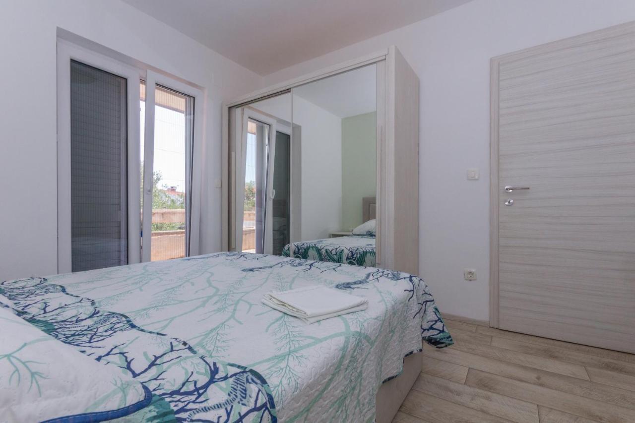 Adria Krk Apartment คิร์ก ภายนอก รูปภาพ
