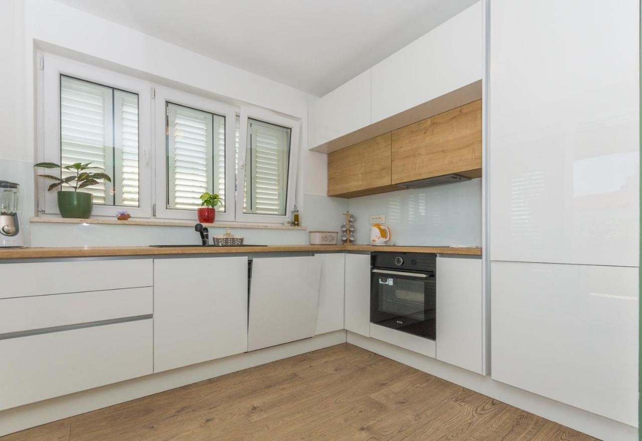 Adria Krk Apartment คิร์ก ภายนอก รูปภาพ