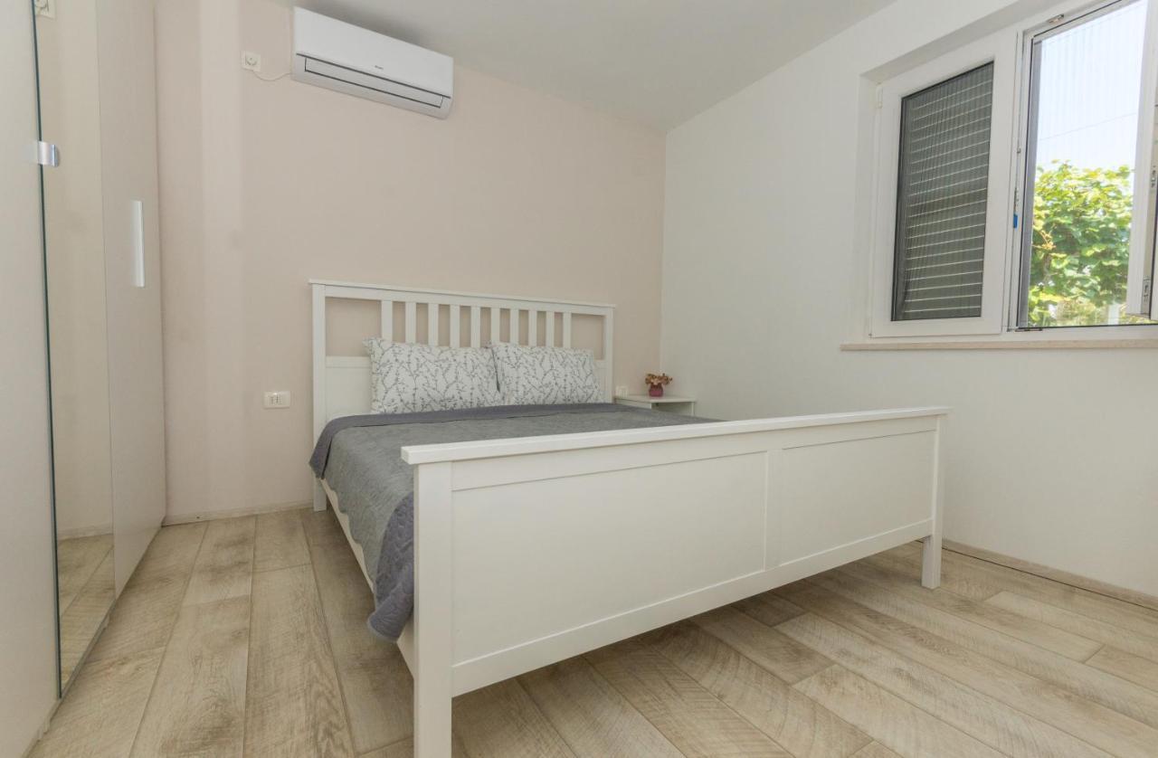 Adria Krk Apartment คิร์ก ภายนอก รูปภาพ