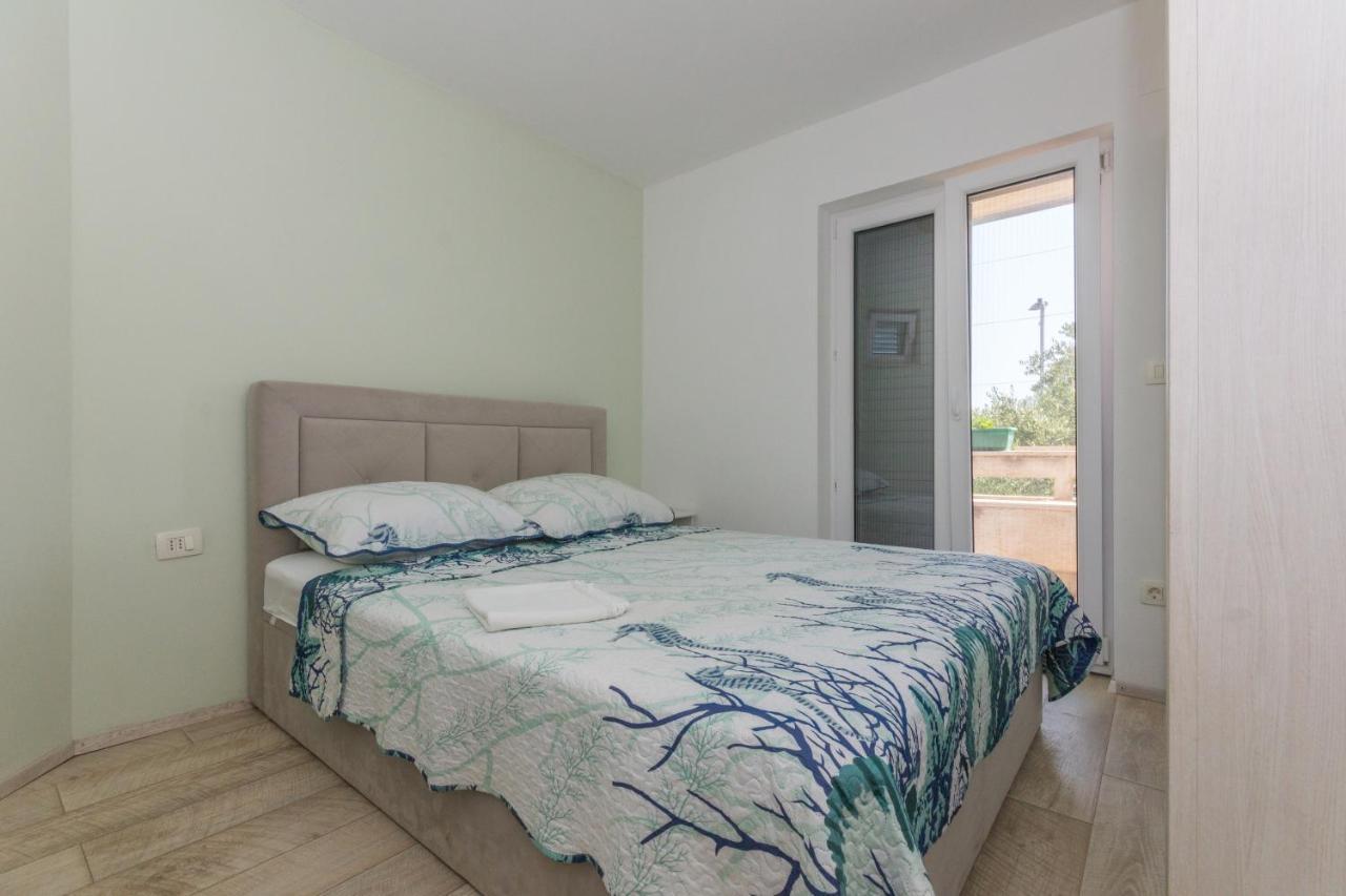 Adria Krk Apartment คิร์ก ภายนอก รูปภาพ