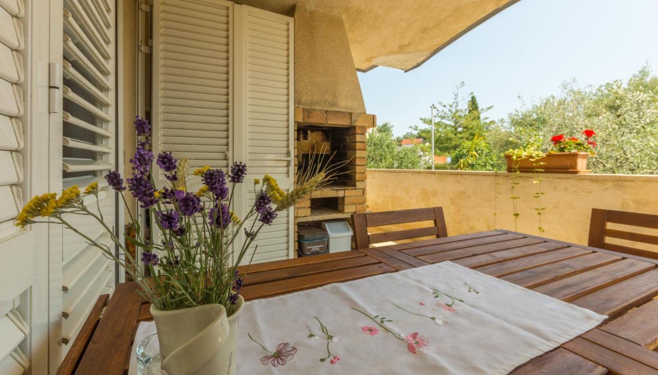 Adria Krk Apartment คิร์ก ภายนอก รูปภาพ