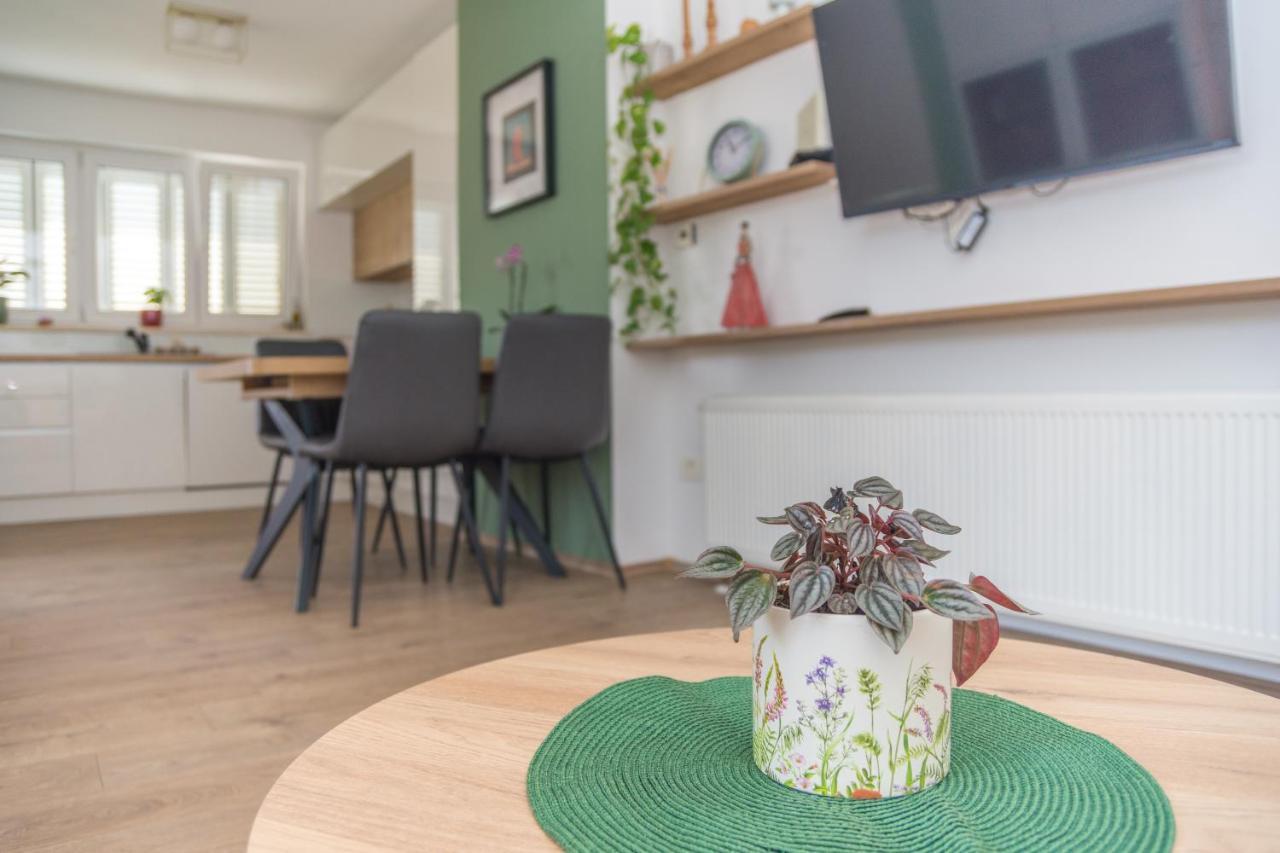Adria Krk Apartment คิร์ก ภายนอก รูปภาพ